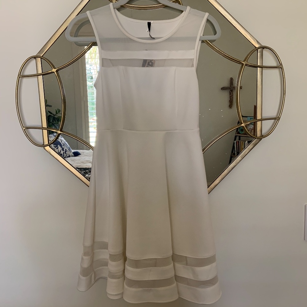 White Lulu's dress